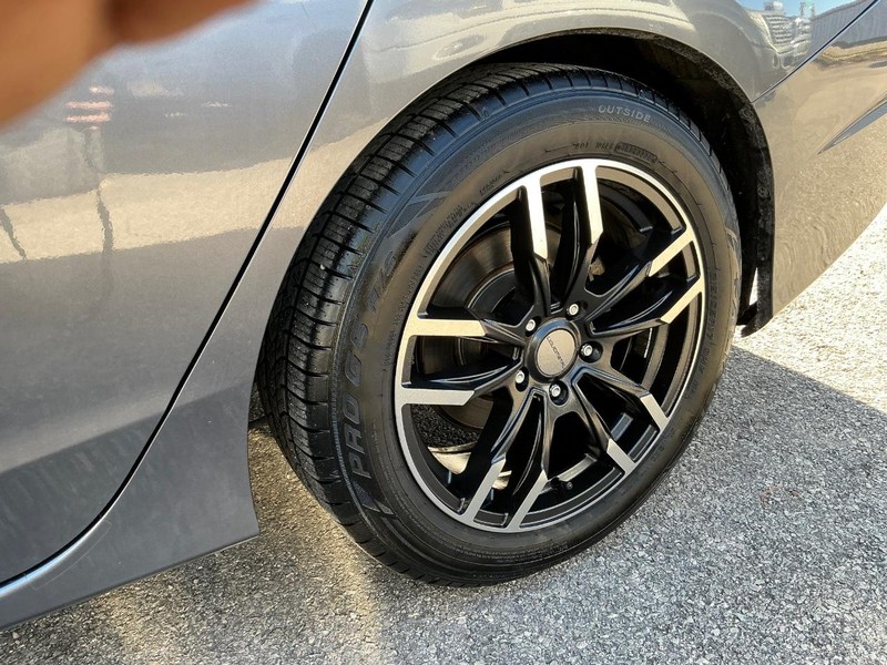 Honda Accord Sedan Vehicle Full-screen Gallery Image 27