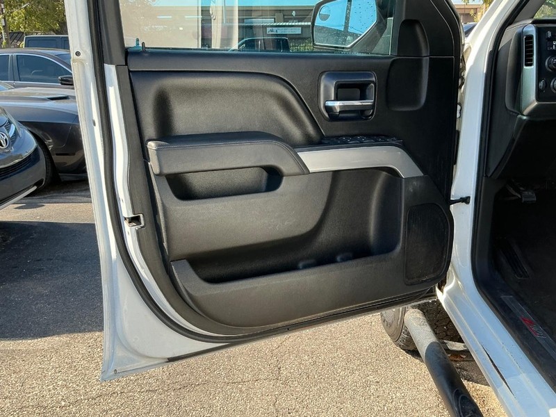 Chevrolet Silverado 1500 Vehicle Full-screen Gallery Image 07