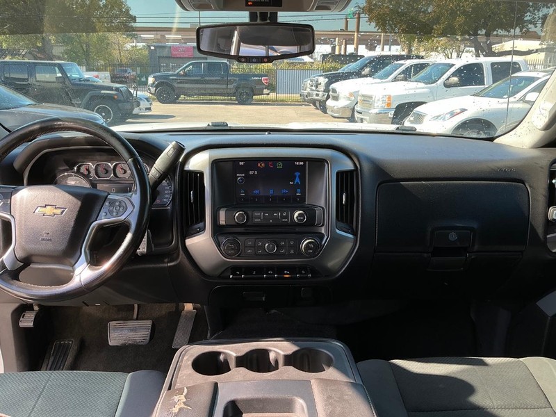 Chevrolet Silverado 1500 Vehicle Full-screen Gallery Image 11