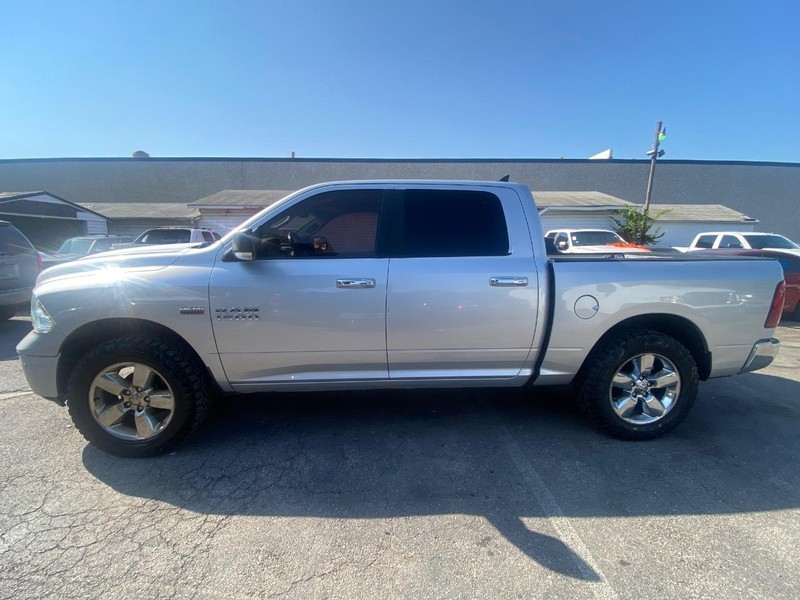 Ram 1500 Vehicle Full-screen Gallery Image 02