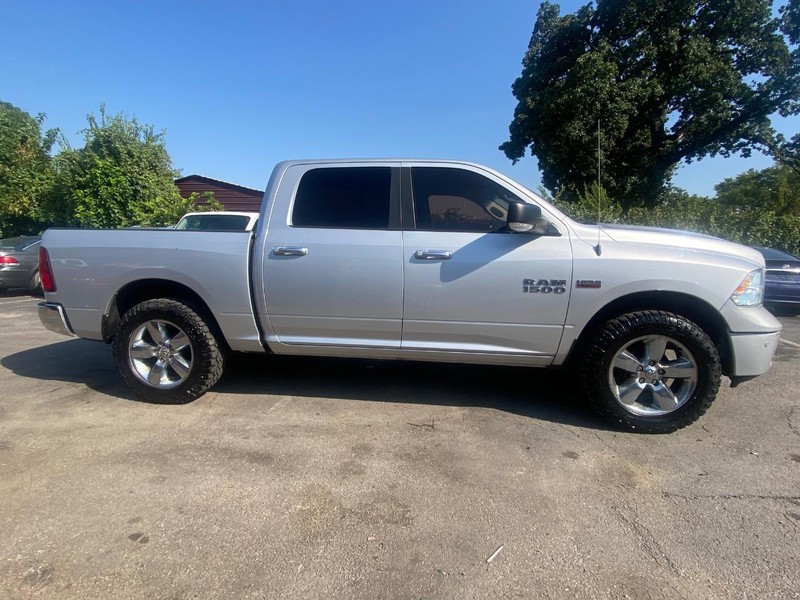 Ram 1500 Vehicle Full-screen Gallery Image 17
