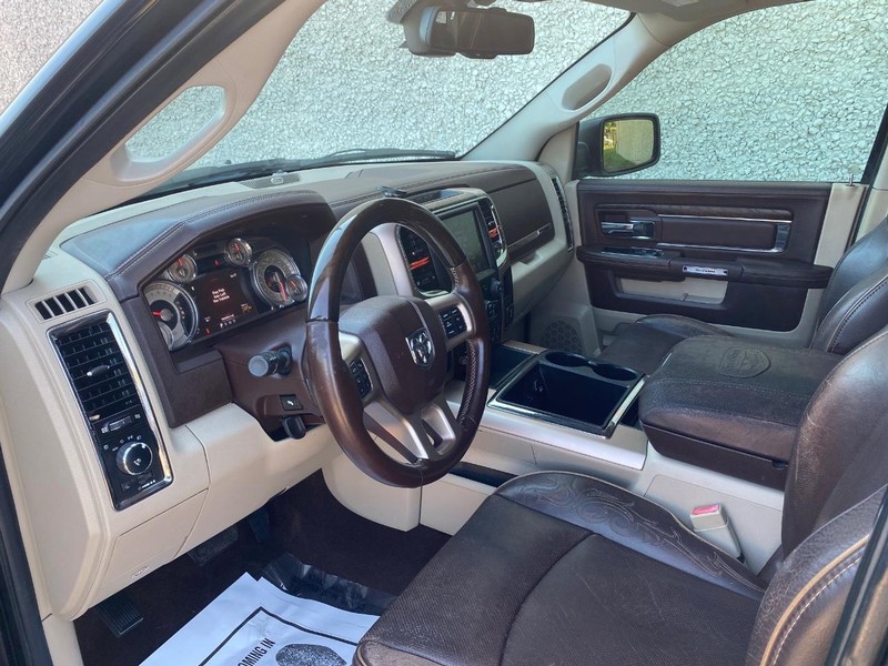 Ram 1500 Vehicle Full-screen Gallery Image 07