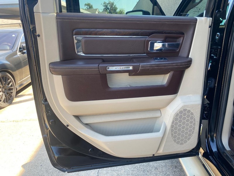 Ram 1500 Vehicle Full-screen Gallery Image 08