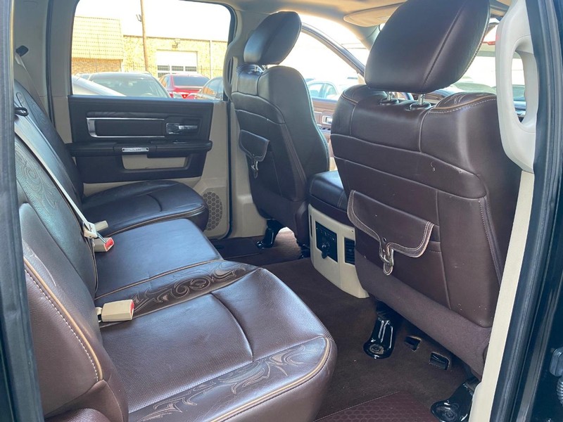 Ram 1500 Vehicle Full-screen Gallery Image 18