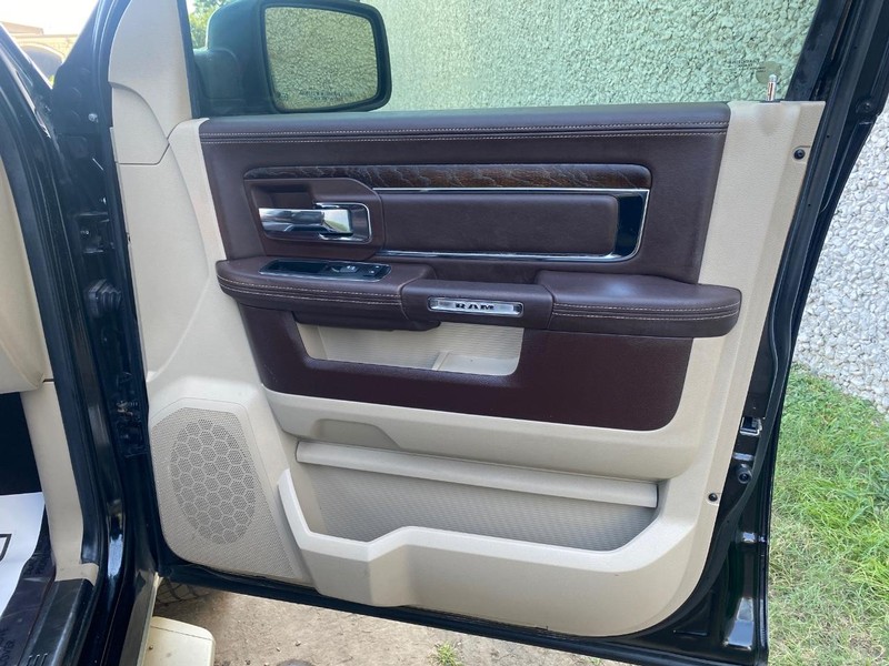 Ram 1500 Vehicle Full-screen Gallery Image 19