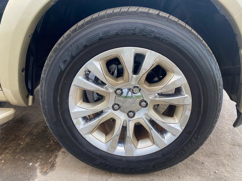 Ram 1500 Vehicle Full-screen Gallery Image 23