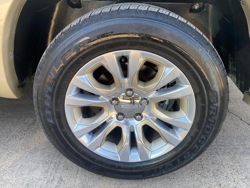 Ram 1500 Vehicle Full-screen Gallery Image 25