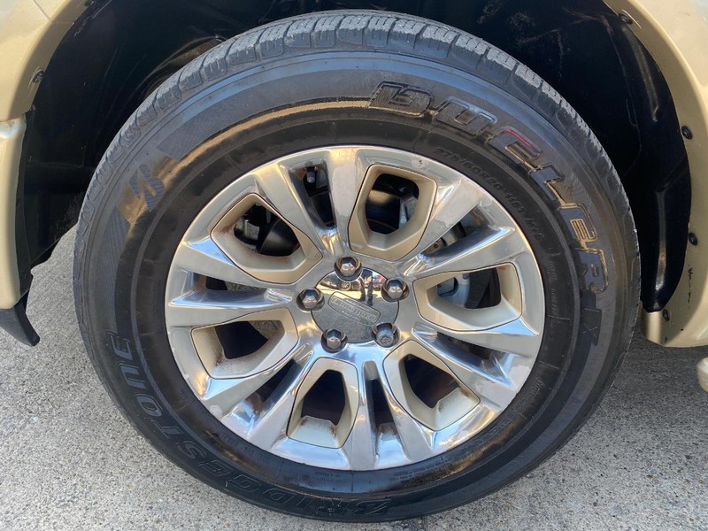 Ram 1500 Vehicle Full-screen Gallery Image 26