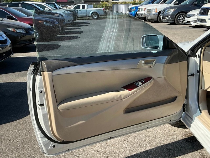 Toyota Camry Solara Vehicle Full-screen Gallery Image 04