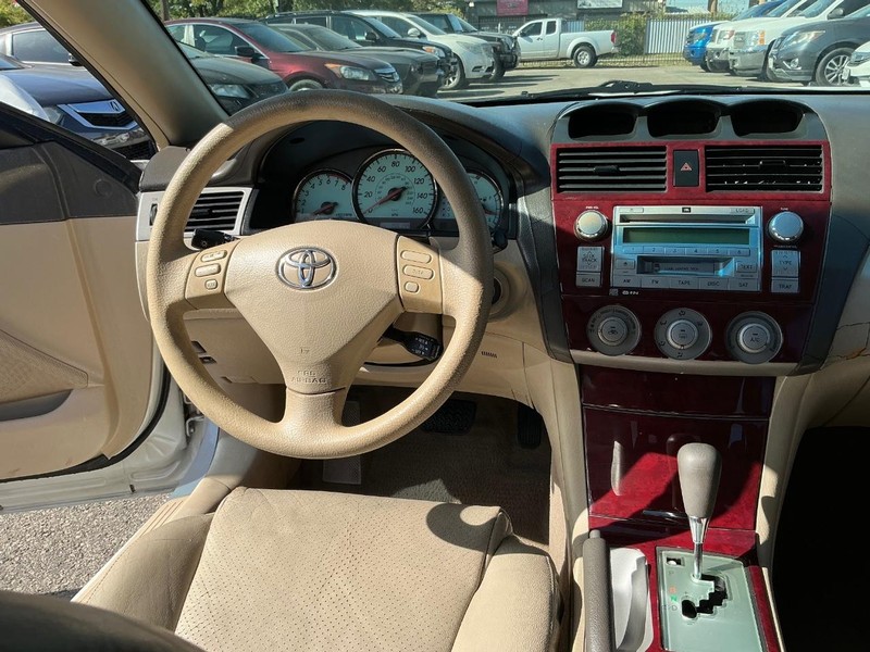 Toyota Camry Solara Vehicle Full-screen Gallery Image 08