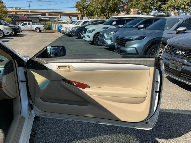 Toyota Camry Solara Vehicle Full-screen Gallery Image 12