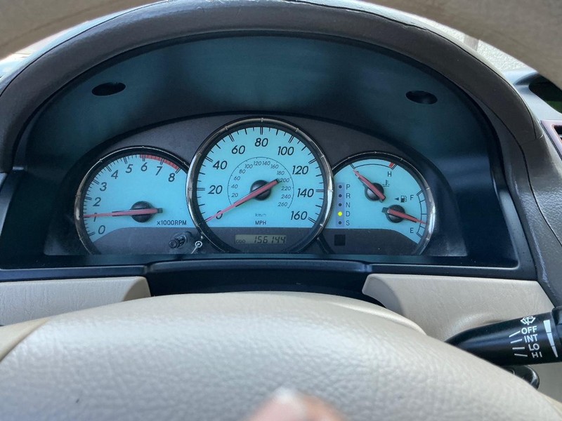 Toyota Camry Solara Vehicle Full-screen Gallery Image 17