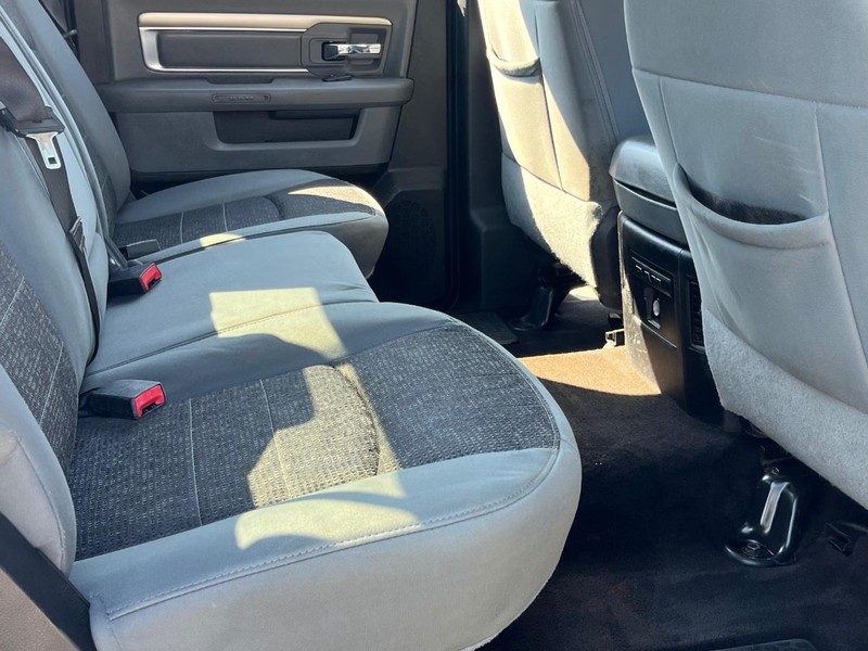 Ram 1500 Vehicle Full-screen Gallery Image 12