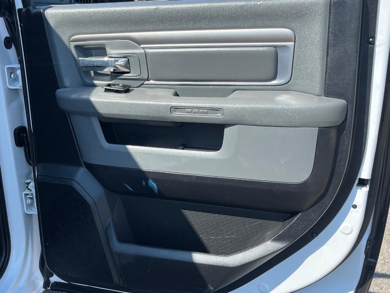 Ram 1500 Vehicle Full-screen Gallery Image 16