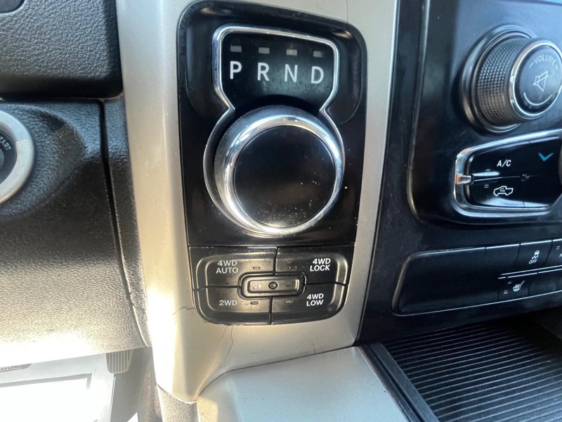 Ram 1500 Vehicle Full-screen Gallery Image 23