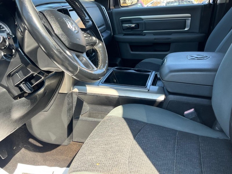 Ram 1500 Vehicle Full-screen Gallery Image 40