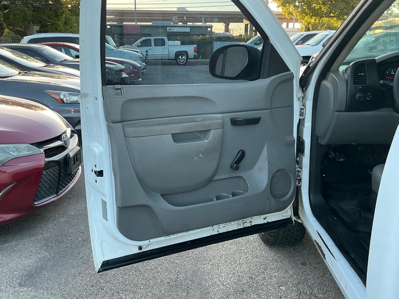 Chevrolet Silverado 1500 Vehicle Full-screen Gallery Image 06