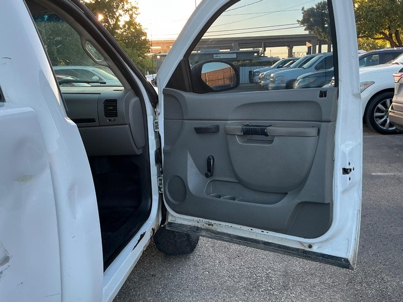 Chevrolet Silverado 1500 Vehicle Full-screen Gallery Image 08