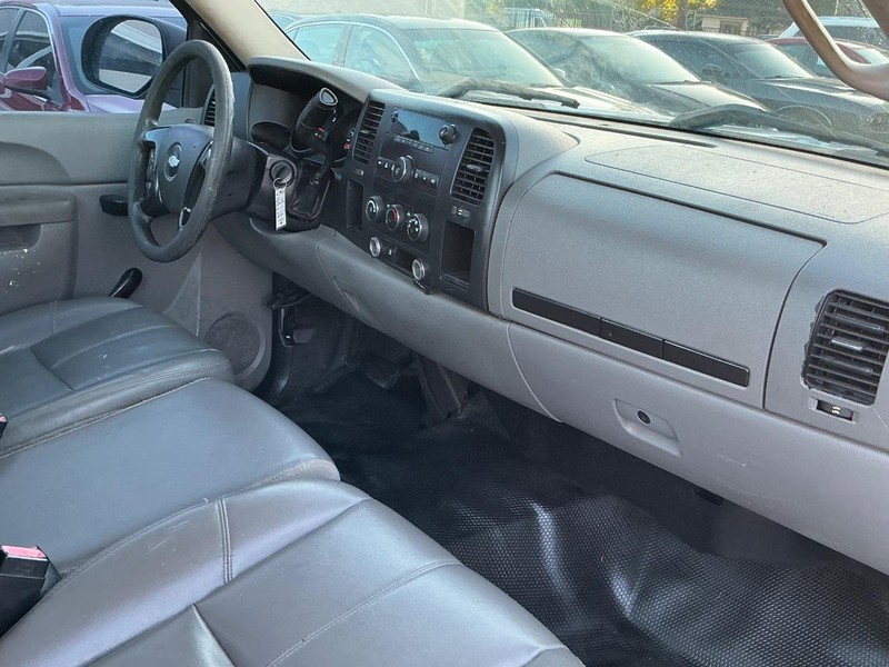 Chevrolet Silverado 1500 Vehicle Full-screen Gallery Image 09