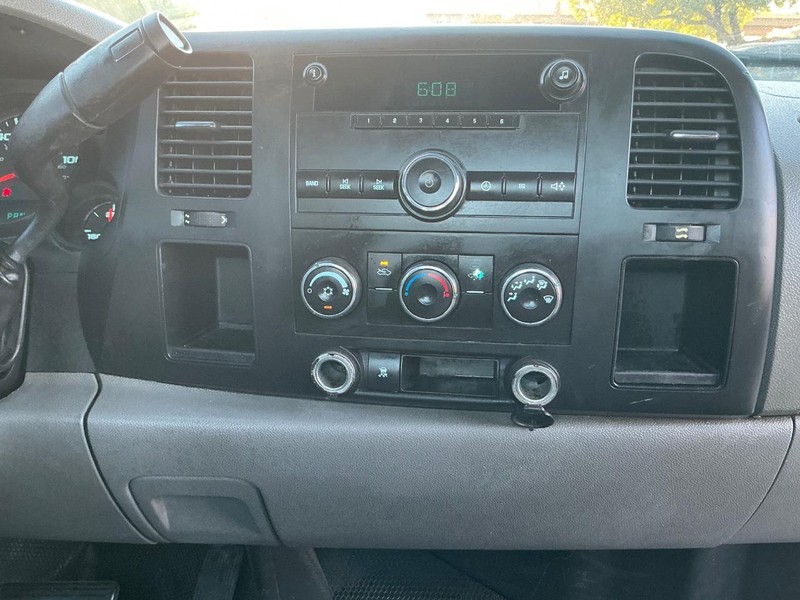 Chevrolet Silverado 1500 Vehicle Full-screen Gallery Image 11