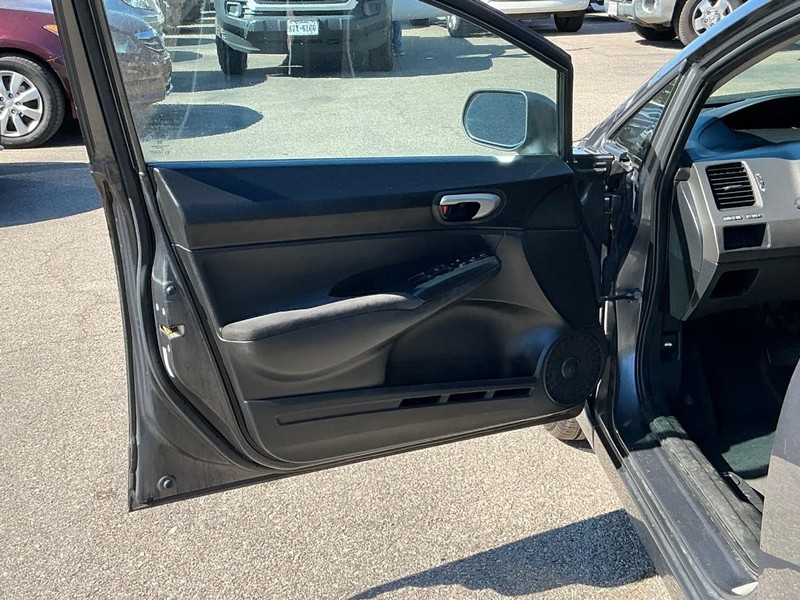 Honda Civic Sedan Vehicle Full-screen Gallery Image 06