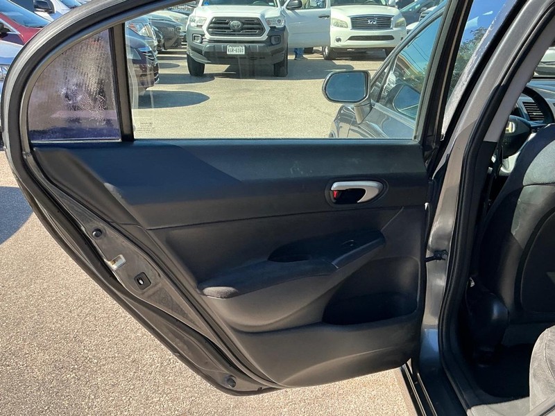 Honda Civic Sedan Vehicle Full-screen Gallery Image 08