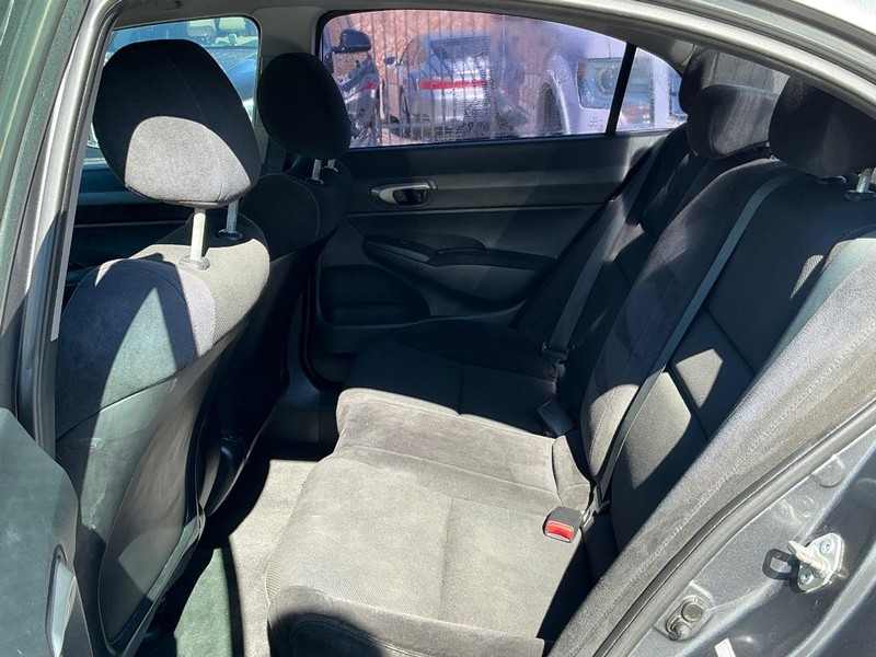 Honda Civic Sedan Vehicle Full-screen Gallery Image 09