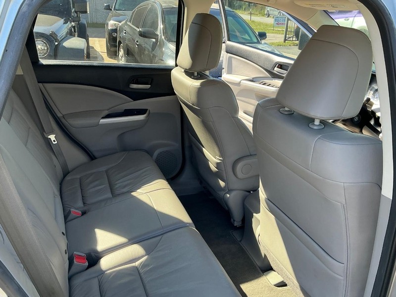 Honda CR-V Vehicle Full-screen Gallery Image 16