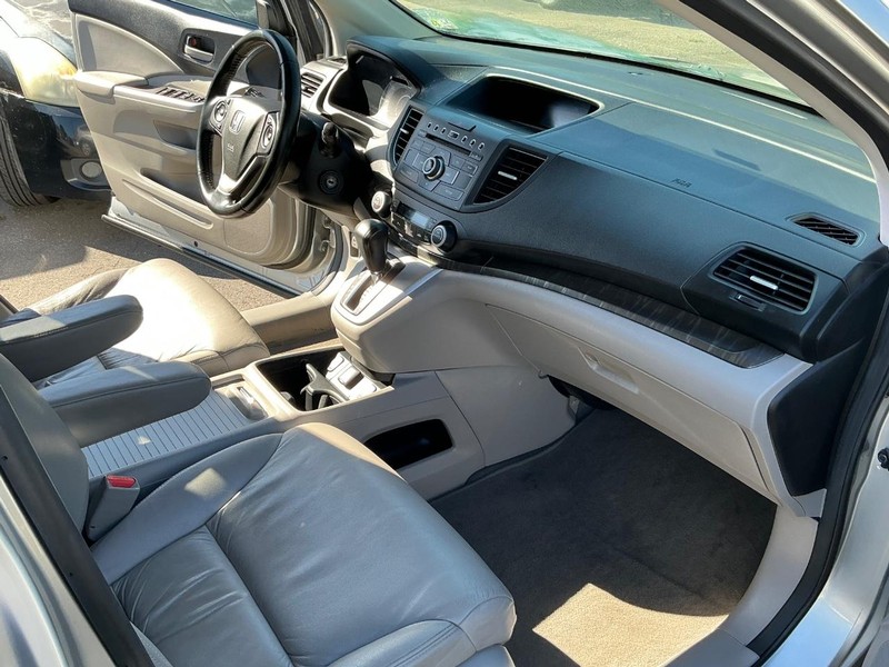 Honda CR-V Vehicle Full-screen Gallery Image 17