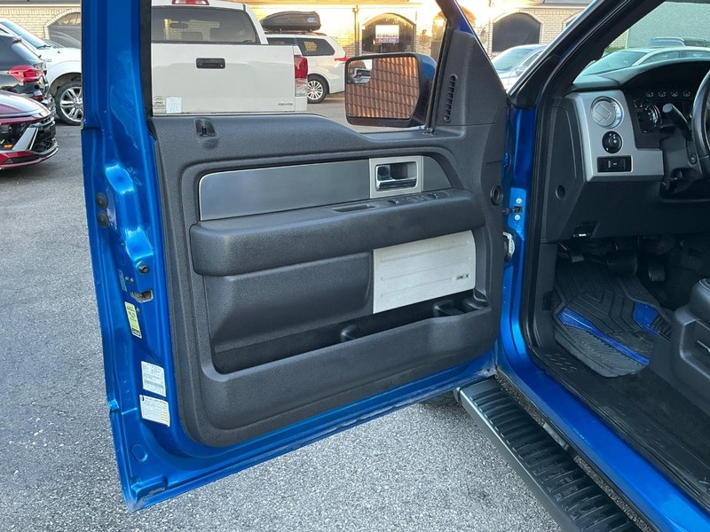 Ford F-150 Vehicle Full-screen Gallery Image 06