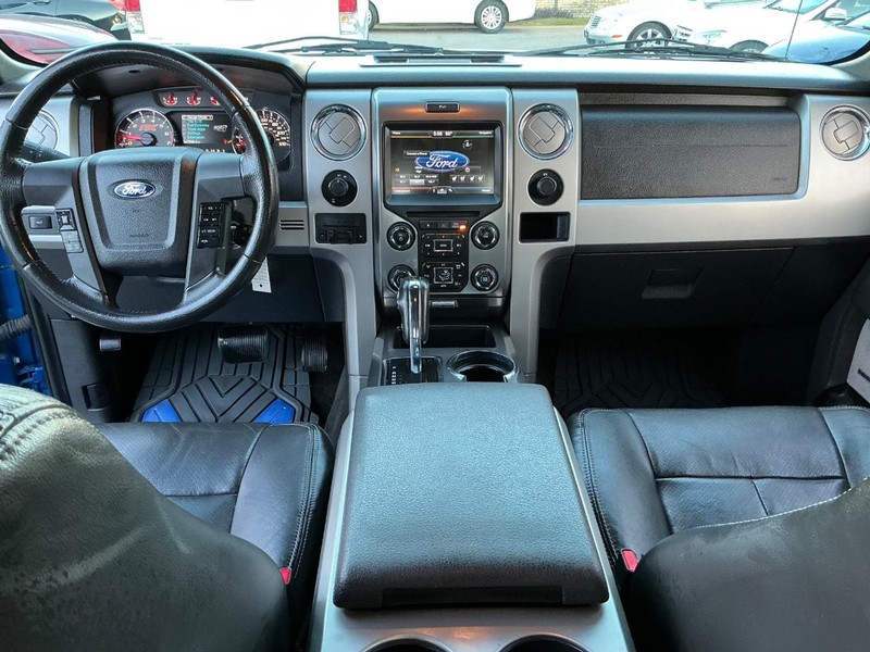 Ford F-150 Vehicle Full-screen Gallery Image 11