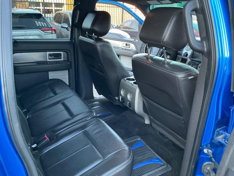 Ford F-150 Vehicle Full-screen Gallery Image 16