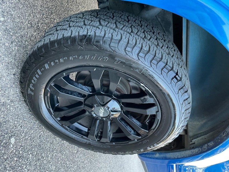 Ford F-150 Vehicle Full-screen Gallery Image 19