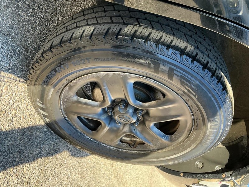 Toyota RAV4 Vehicle Full-screen Gallery Image 23