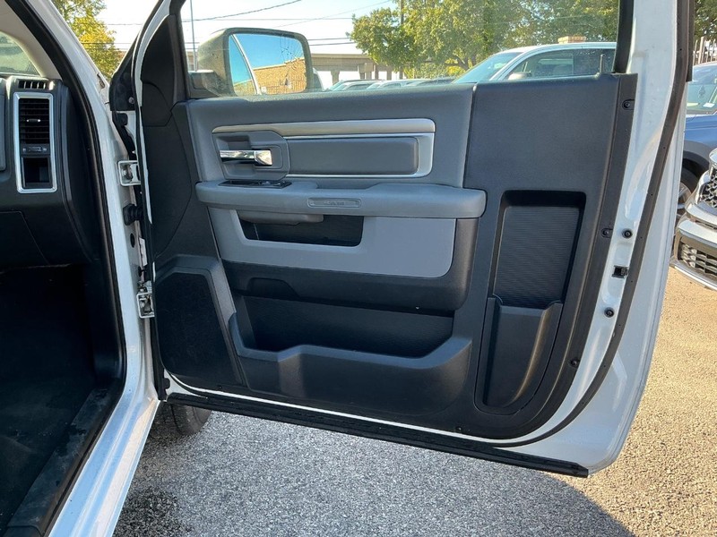 Ram 1500 Vehicle Full-screen Gallery Image 07