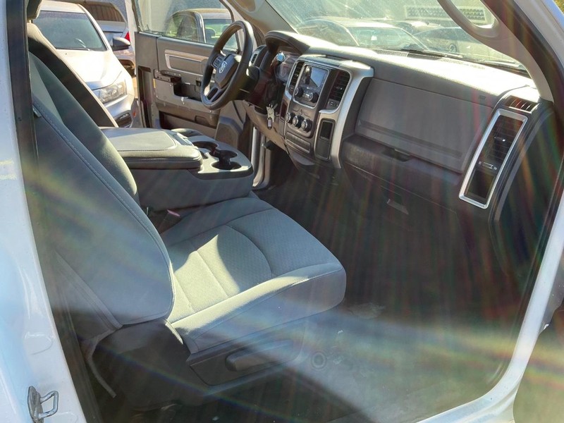 Ram 1500 Vehicle Full-screen Gallery Image 08