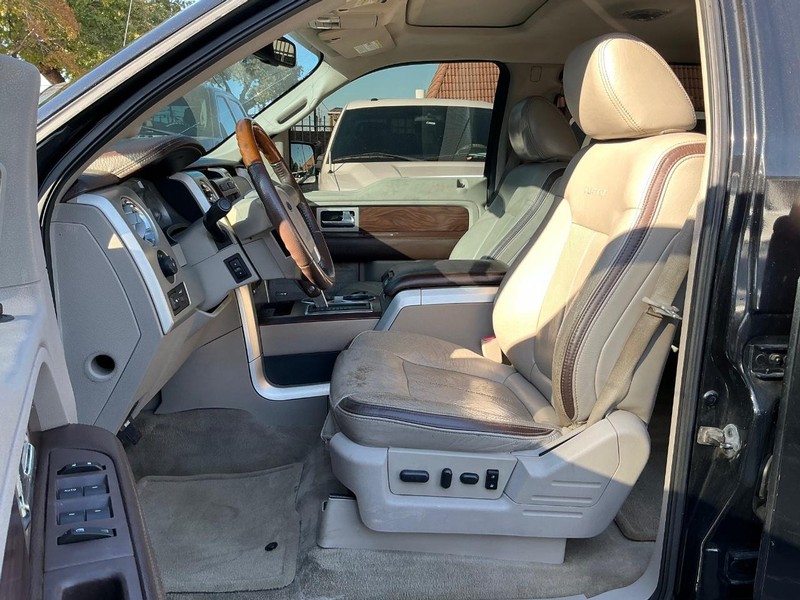 Ford F-150 Vehicle Full-screen Gallery Image 06