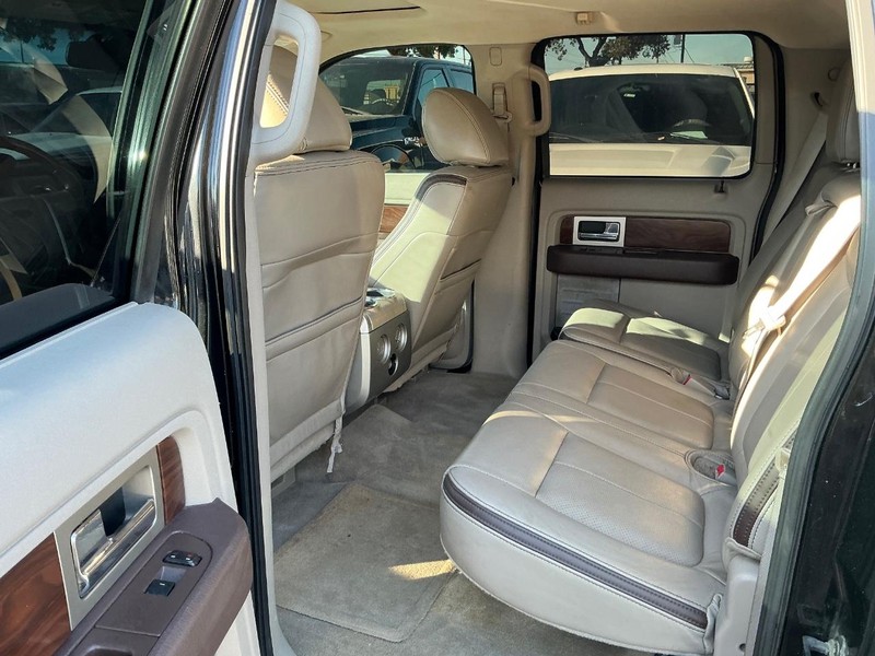 Ford F-150 Vehicle Full-screen Gallery Image 08