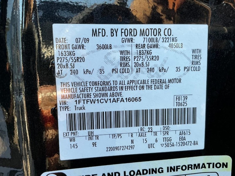 Ford F-150 Vehicle Full-screen Gallery Image 18