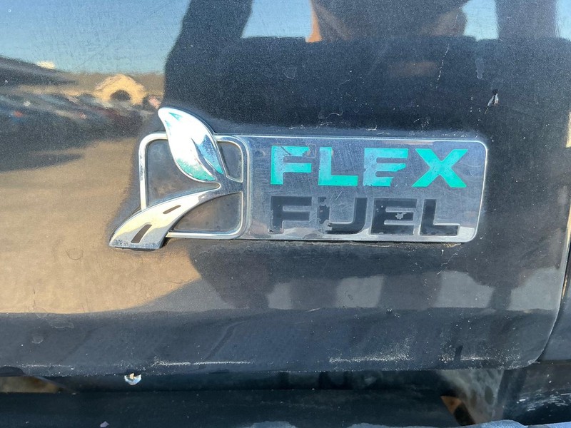 Ford F-150 Vehicle Full-screen Gallery Image 21