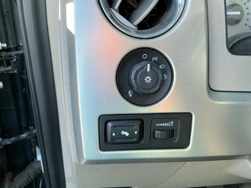 Ford F-150 Vehicle Full-screen Gallery Image 26