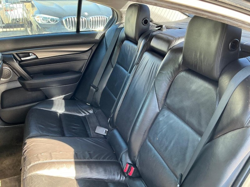 Acura TL Vehicle Full-screen Gallery Image 09