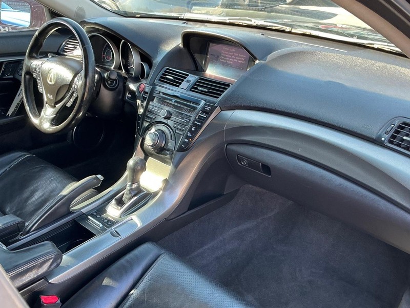 Acura TL Vehicle Full-screen Gallery Image 13