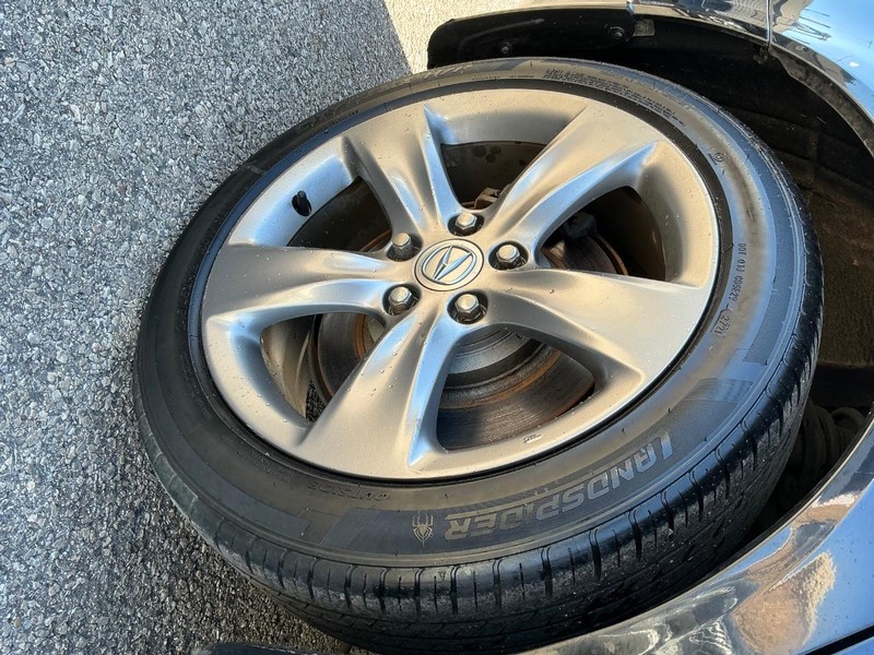 Acura TL Vehicle Full-screen Gallery Image 16