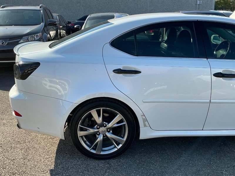 Lexus IS 250 Vehicle Full-screen Gallery Image 08