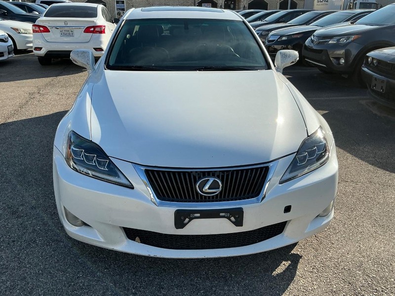 Lexus IS 250 Vehicle Full-screen Gallery Image 12