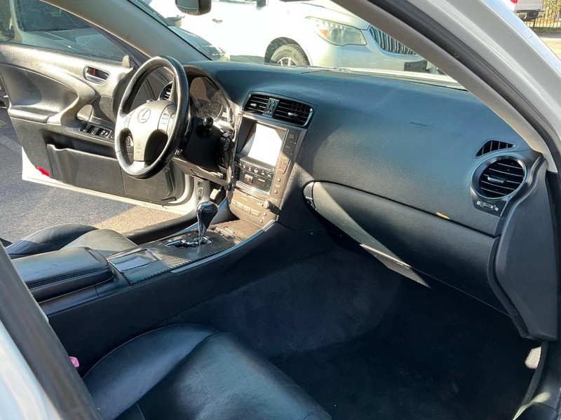 Lexus IS 250 Vehicle Full-screen Gallery Image 22