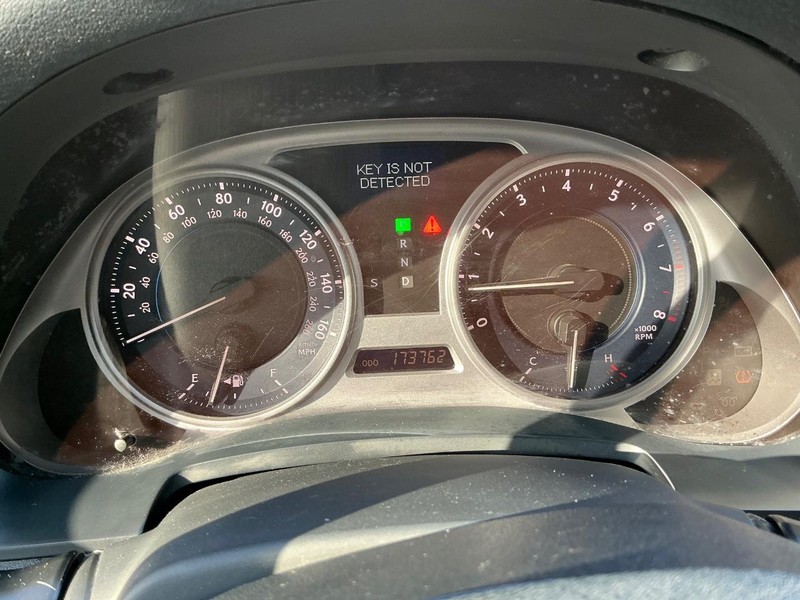 Lexus IS 250 Vehicle Full-screen Gallery Image 25