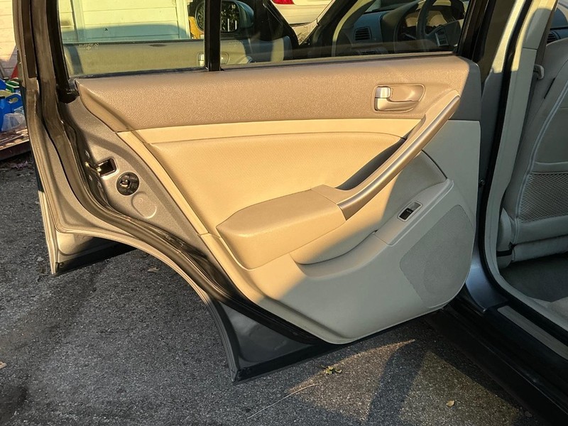 INFINITI G35 Sedan Vehicle Full-screen Gallery Image 08