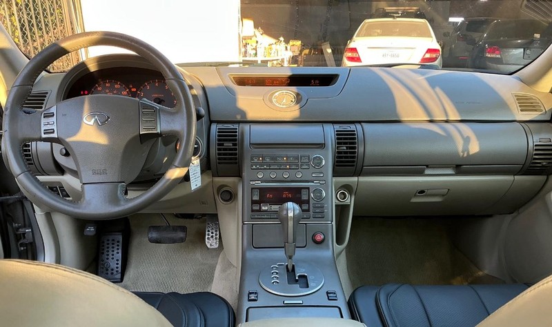 INFINITI G35 Sedan Vehicle Full-screen Gallery Image 11